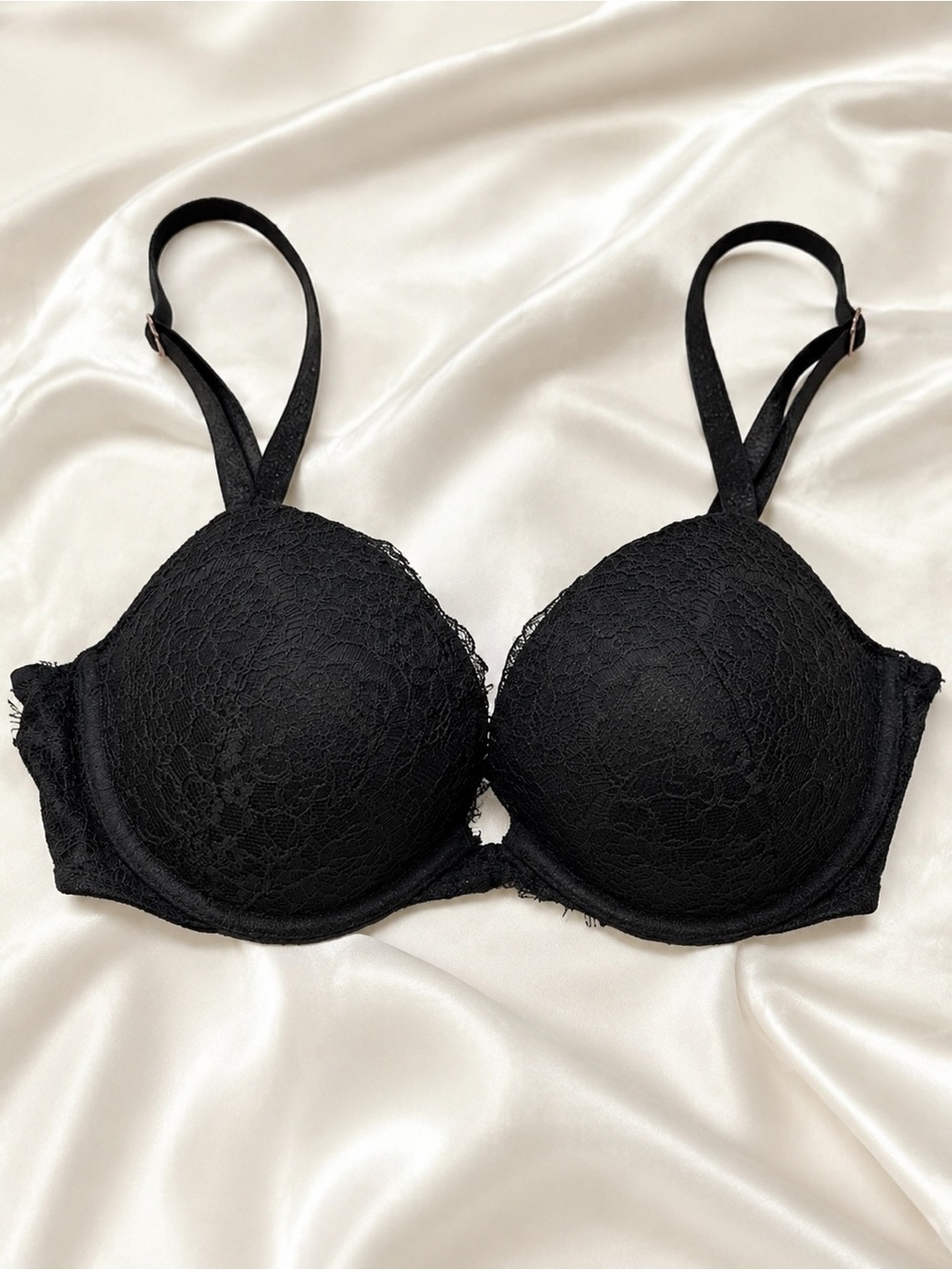 Victoria’s Secret Push-Up Bra Dream Angels Lace Black 36C NWOT